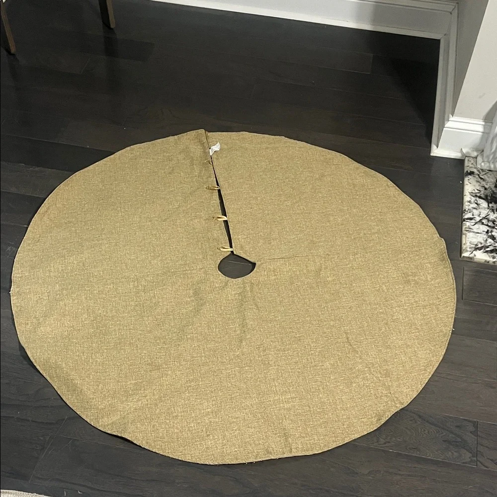 Elegant Tan Tree Skirt